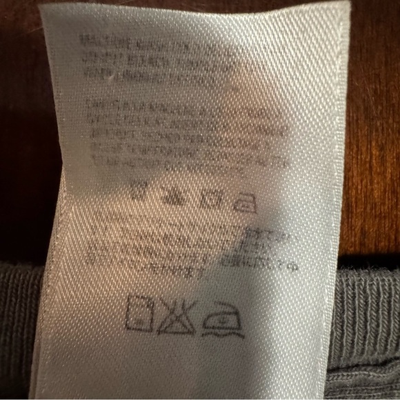 The North Face Tee TNF T-shirt Men’s Size Medium Gray And Red Graphic Print Tee - Picture 11 of 11